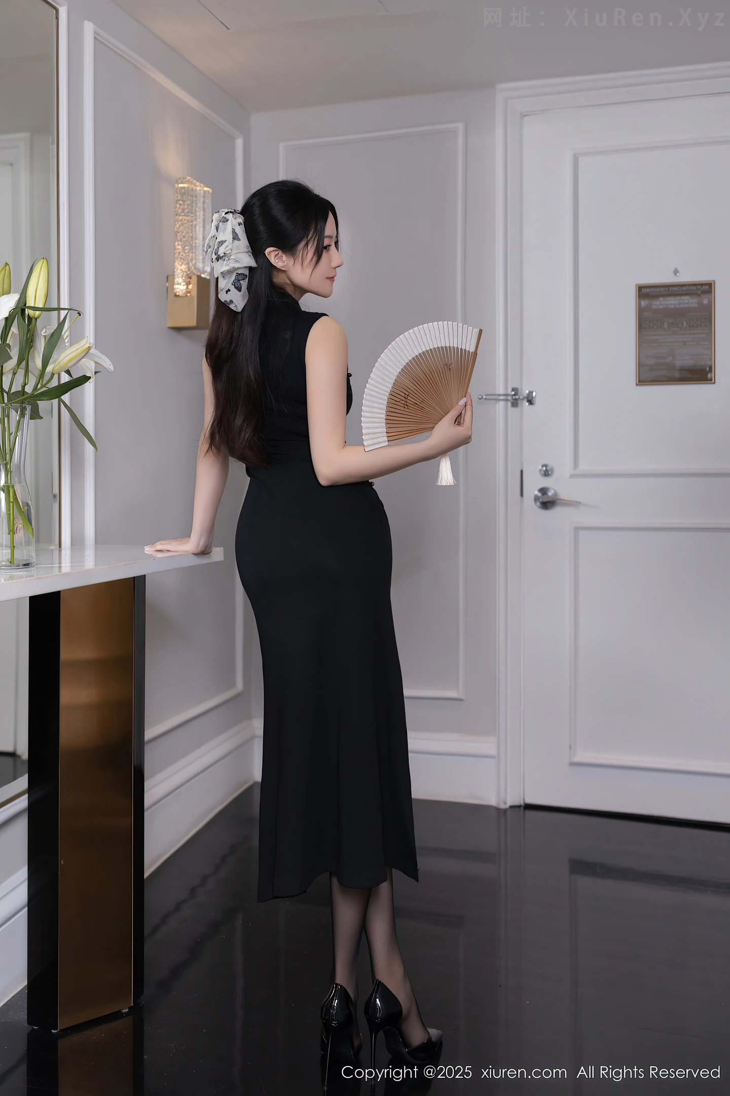 图片[5]-[XiuRen秀人网] VOL.10480 模特鱼子酱Fish性感黑色连衣长裙露黑色内衣秀婀娜身段诱惑写真80P-秀人网官方网站